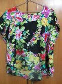Blusa estampa floral dark